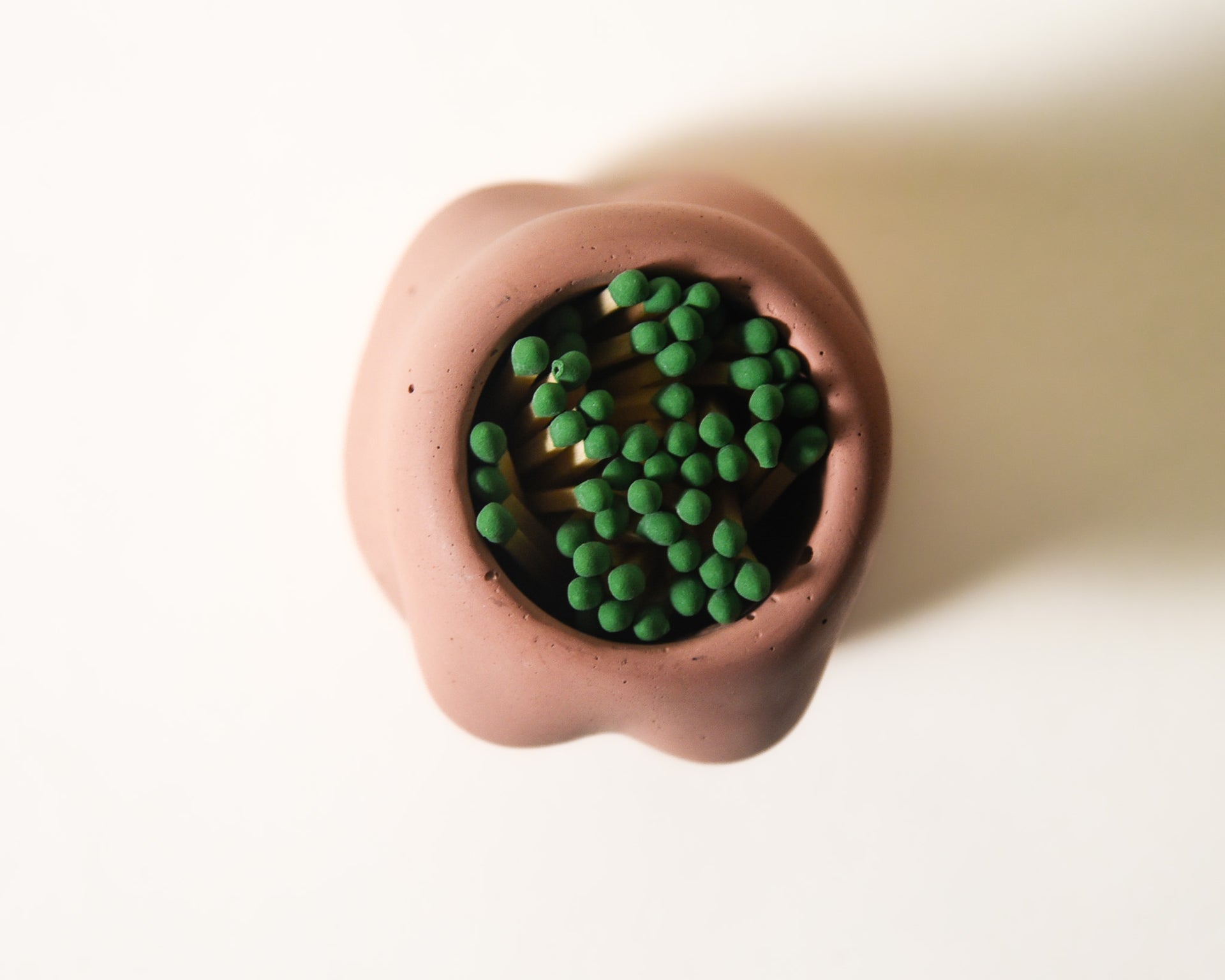 Concrete Body Match Pot & Striker